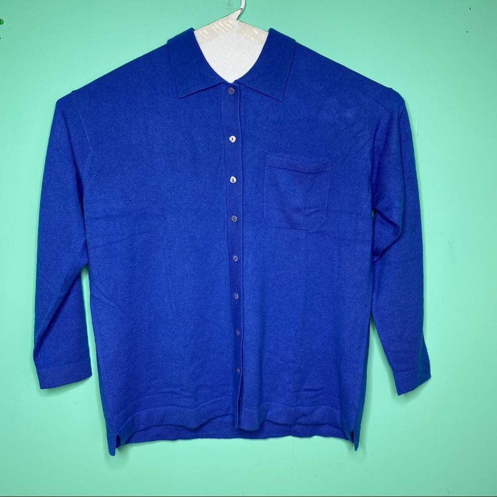 Cashmere Women’s Neiman Marcus Blue size large button up sweater